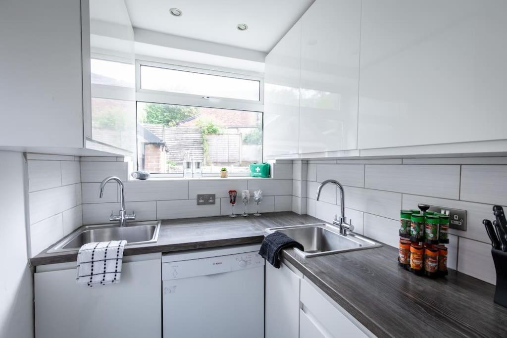 Windsor House 3 Bedrooms Sleeps 8 Manchester Exterior photo
