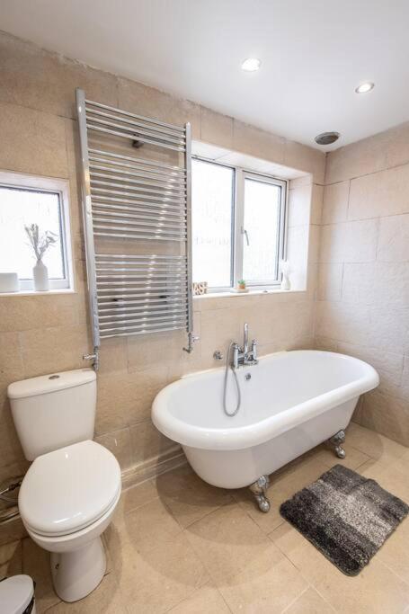 Windsor House 3 Bedrooms Sleeps 8 Manchester Exterior photo